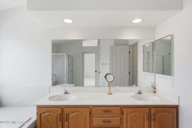 10060 N Pitchingwedge Lane, Tucson, AZ 85737