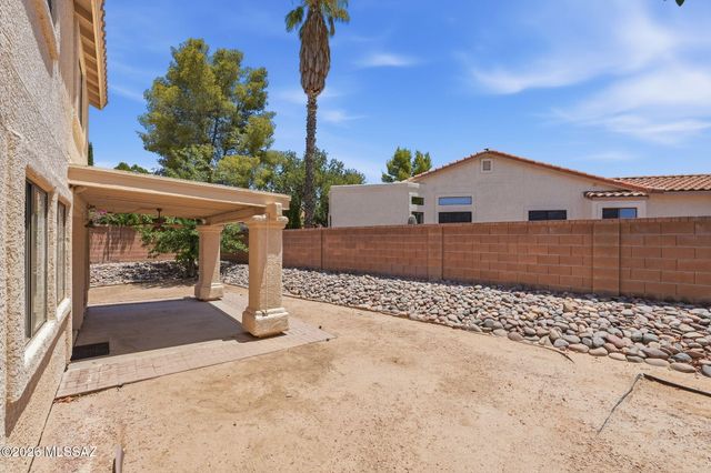 10060 N Pitchingwedge Lane, Tucson, AZ 85737