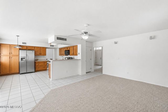 10060 N Pitchingwedge Lane, Tucson, AZ 85737
