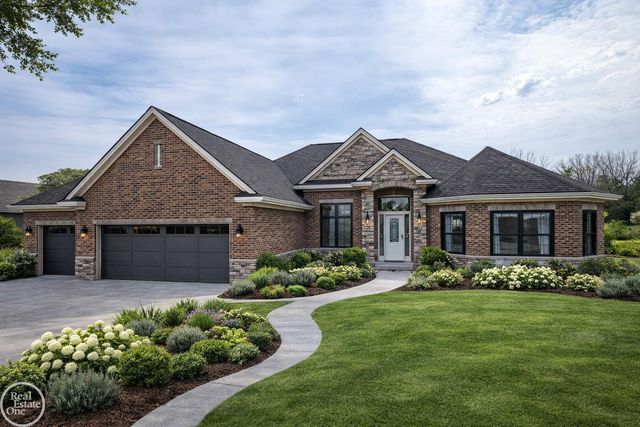 27176 Oxbow Lake Drive, Chesterfield, MI 48051