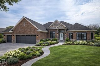 27176 Oxbow Lake Drive, Chesterfield, MI 48051