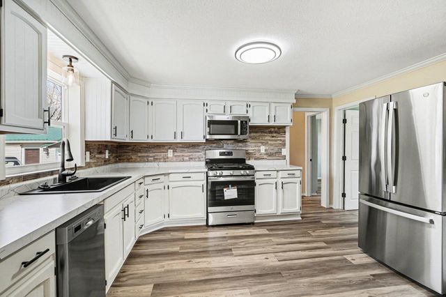 617 E Eliza Street, Schoolcraft, MI 49087