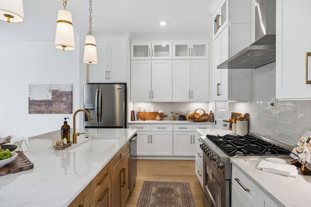 2070 Whitney Ave, Nashville, TN 37210