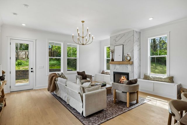 2070 Whitney Ave, Nashville, TN 37210