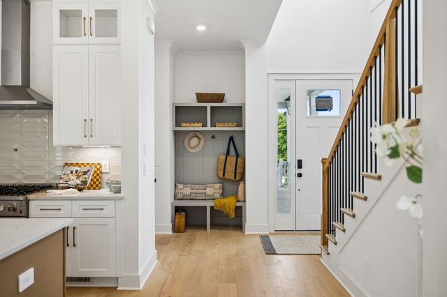 2070 Whitney Ave, Nashville, TN 37210