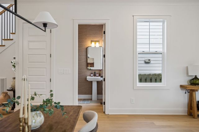 2070 Whitney Ave, Nashville, TN 37210