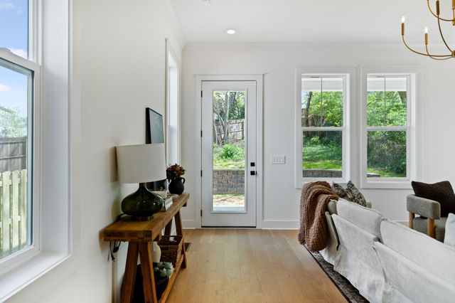 2070 Whitney Ave, Nashville, TN 37210