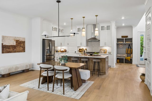 2070 Whitney Ave, Nashville, TN 37210