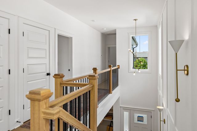 2070 Whitney Ave, Nashville, TN 37210