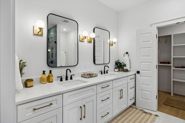 2070 Whitney Ave, Nashville, TN 37210