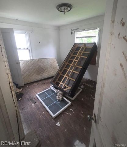 7389 Westwood Street, Detroit, MI 48228