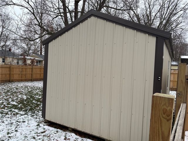 2407 Nesmith Lake Boulevard, Akron, OH 44314