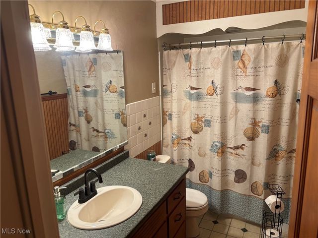 2407 Nesmith Lake Boulevard, Akron, OH 44314