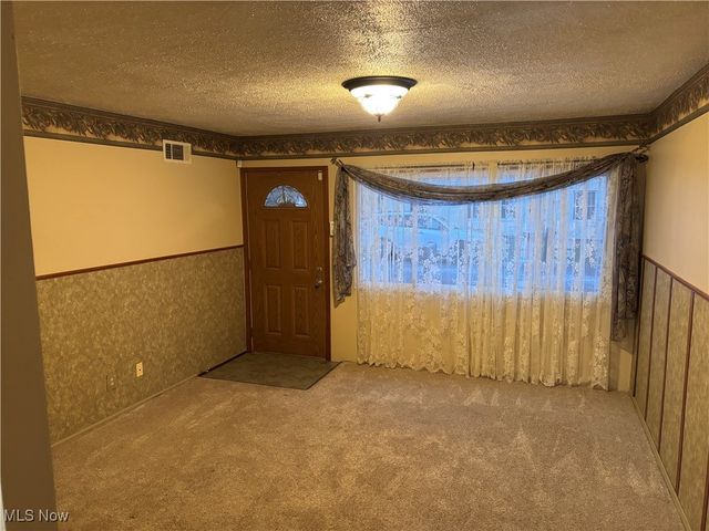 2407 Nesmith Lake Boulevard, Akron, OH 44314