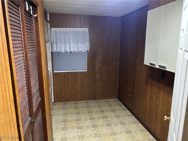 2407 Nesmith Lake Boulevard, Akron, OH 44314