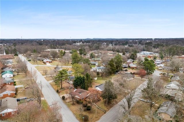 210 Avondale Drive, Lexington, NC 27295