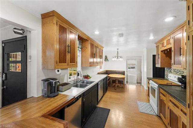 210 Avondale Drive, Lexington, NC 27295