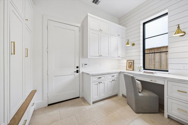 1328 Mickey Way, Spring Valley Village, TX 77055