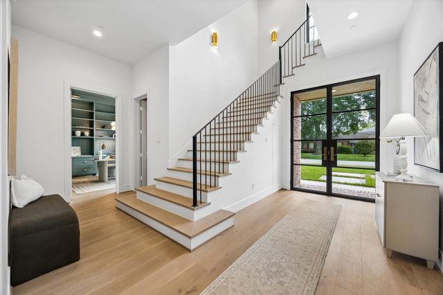 1328 Mickey Way, Spring Valley Village, TX 77055