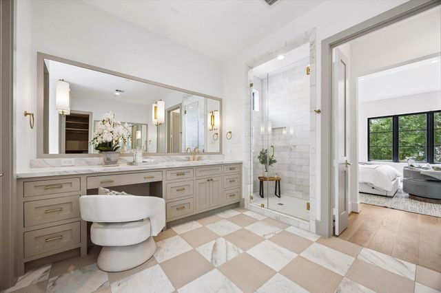 1328 Mickey Way, Spring Valley Village, TX 77055