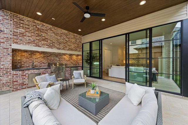 1328 Mickey Way, Spring Valley Village, TX 77055