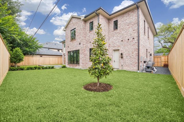 1328 Mickey Way, Spring Valley Village, TX 77055