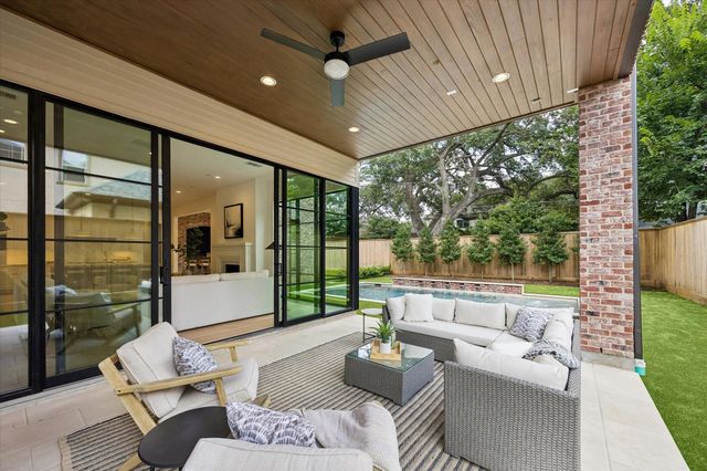 1328 Mickey Way, Spring Valley Village, TX 77055