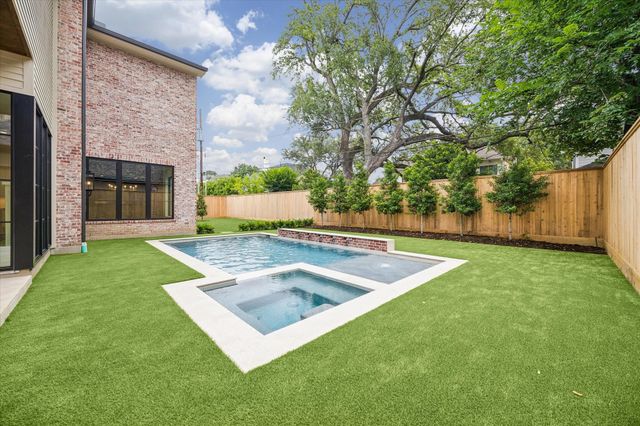 1328 Mickey Way, Spring Valley Village, TX 77055