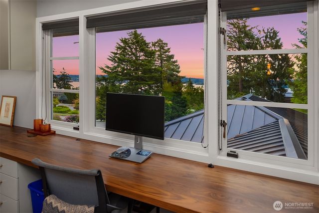 6340 NE Windermere Road, Seattle, WA 98105