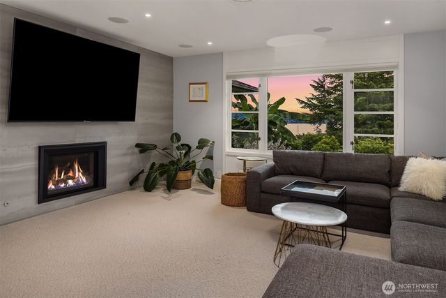 6340 NE Windermere Road, Seattle, WA 98105