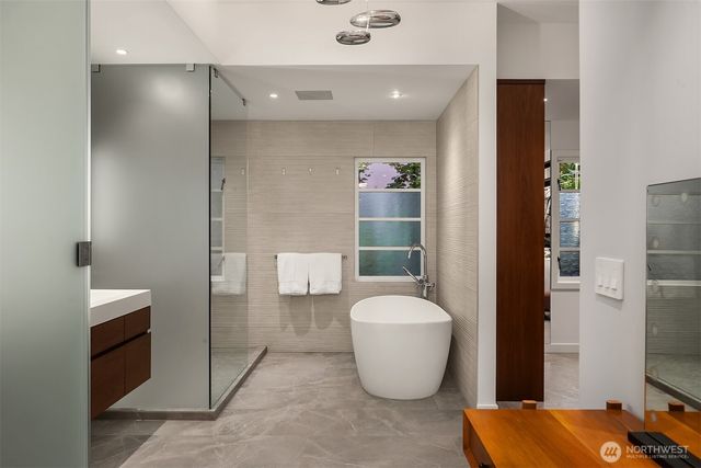 6340 NE Windermere Road, Seattle, WA 98105