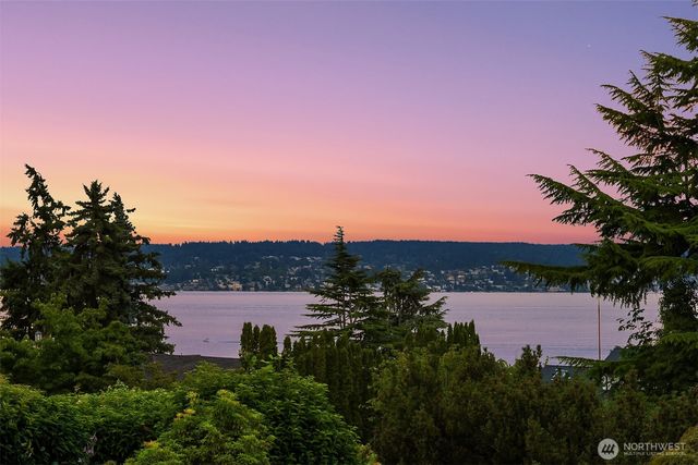 6340 NE Windermere Road, Seattle, WA 98105