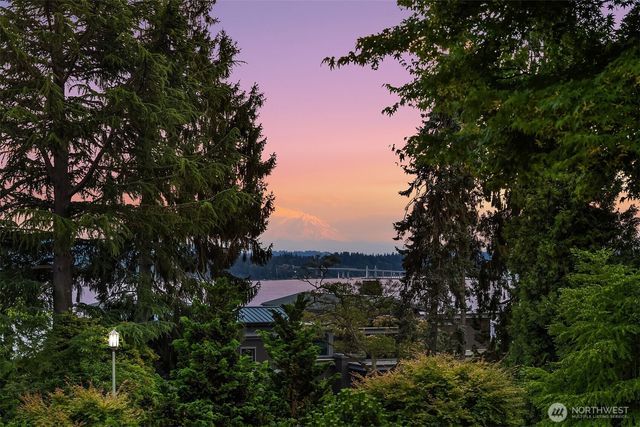 6340 NE Windermere Road, Seattle, WA 98105