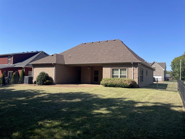 2505 Pebblecreek LN, Murfreesboro, TN 37130