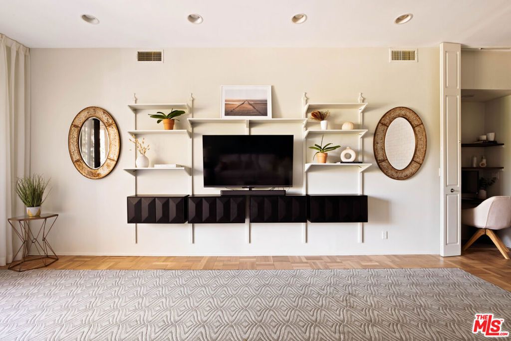 141 S Linden Drive 204, Beverly Hills, CA 90212 — photo 4