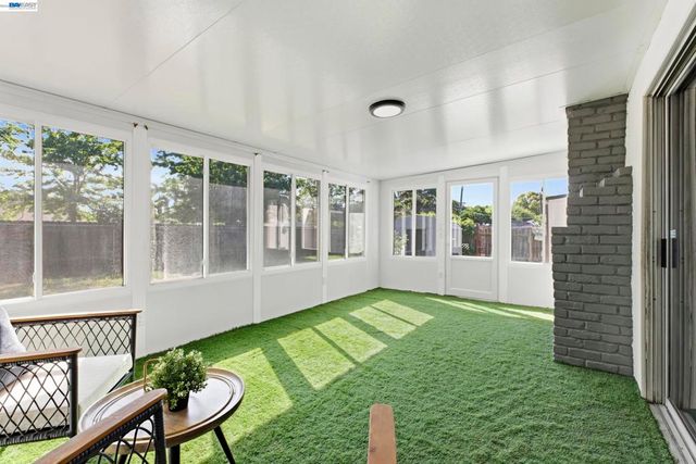 6613 Demaret Drive, Sacramento, CA 95822