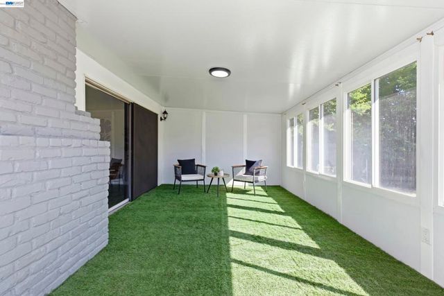 6613 Demaret Drive, Sacramento, CA 95822