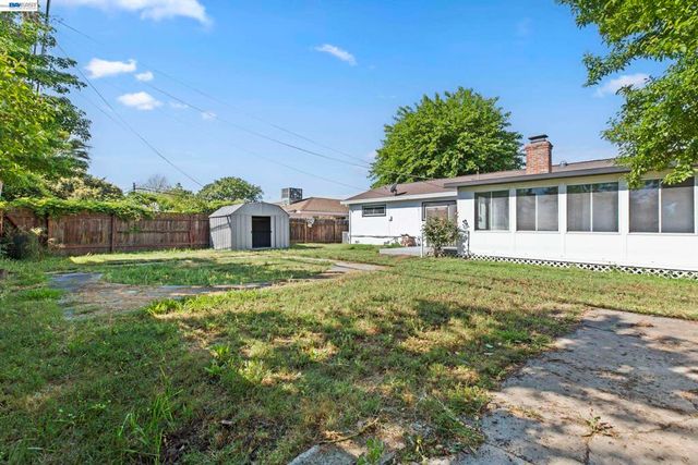 6613 Demaret Drive, Sacramento, CA 95822