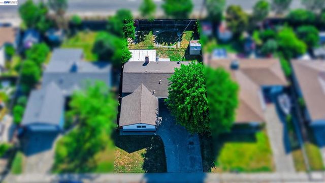 6613 Demaret Drive, Sacramento, CA 95822