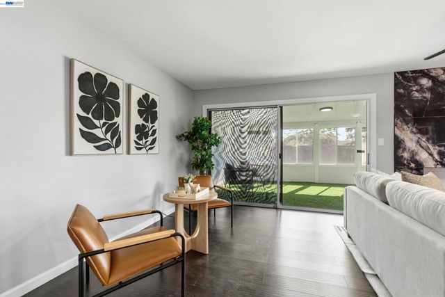 6613 Demaret Drive, Sacramento, CA 95822