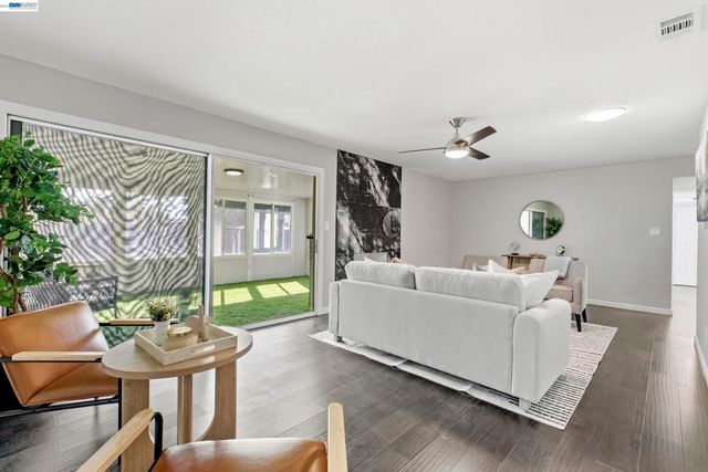 6613 Demaret Drive, Sacramento, CA 95822