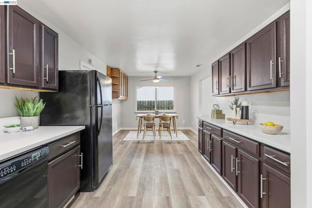 6613 Demaret Drive, Sacramento, CA 95822