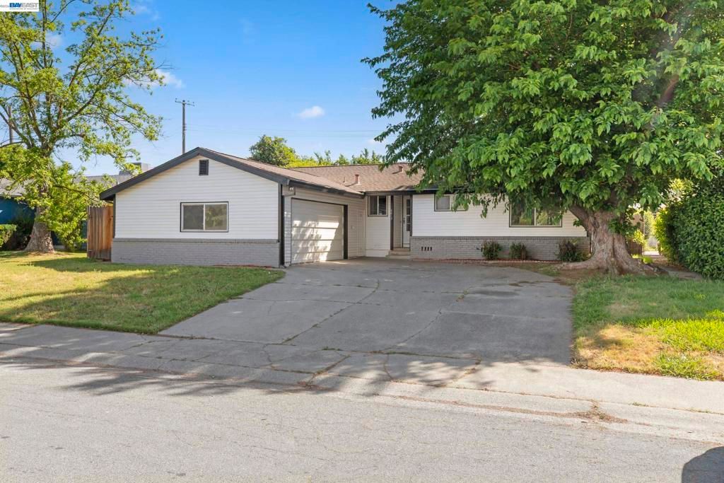 6613 Demaret Drive, Sacramento, CA 95822