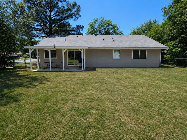 908 DOVER Circle, Gainesville, TX 76240