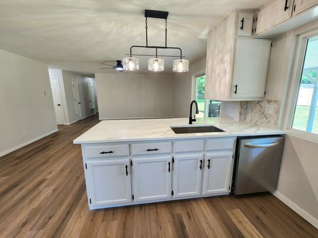 908 DOVER Circle, Gainesville, TX 76240