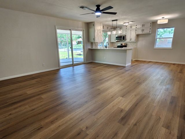 908 DOVER Circle, Gainesville, TX 76240