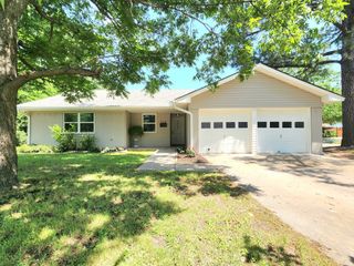 908 DOVER Circle, Gainesville, TX 76240