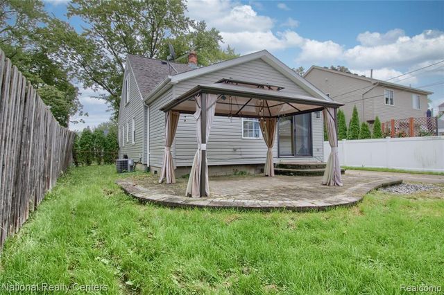 2463 Cummings Avenue, Berkley, MI 48072