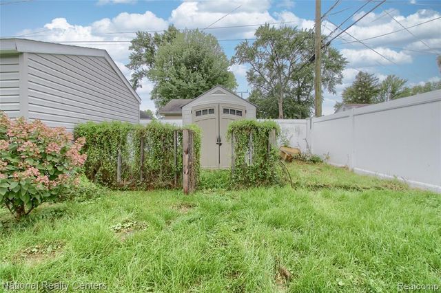 2463 Cummings Avenue, Berkley, MI 48072