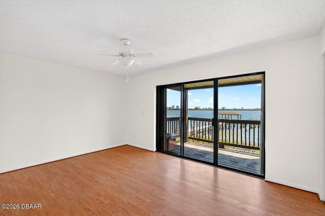 3333 S Ridgewood Ave Apt 15, Port Orange, FL 32129
